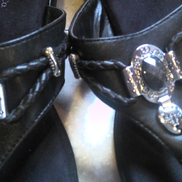GH BASS AND CO BACK SANDALS WITH SILVER ACCENTS-NEW-9M - Picture 2 of 7
